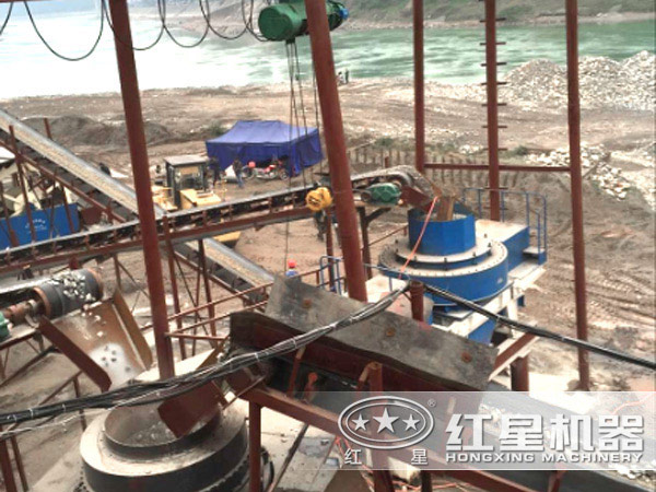 制砂生產線上的制砂機設備 制砂生產線上的制砂機設備
