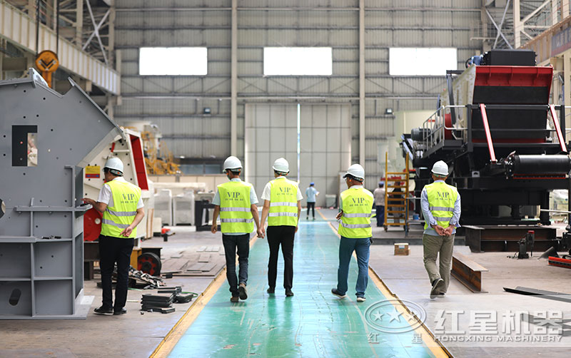 客戶考察12、13石子破碎機設(shè)備